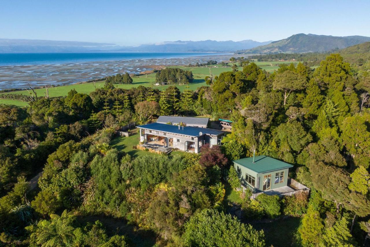 Karu O Te Kiwi Pakawau